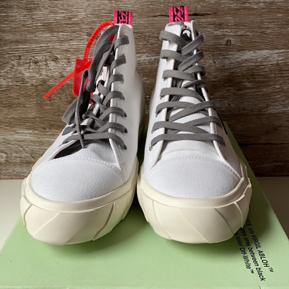 Off-White c/o Virgil Abloh Men’s Mid Top Sneaker - Picture 3 of 6